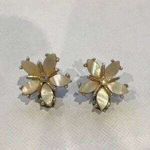 24 Floral Mother-of-Pearl Clip Earrings - Gold Tone